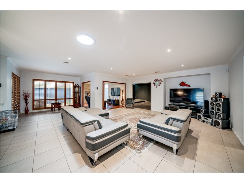 7 Locky Grove, Lyndhurst VIC 3975