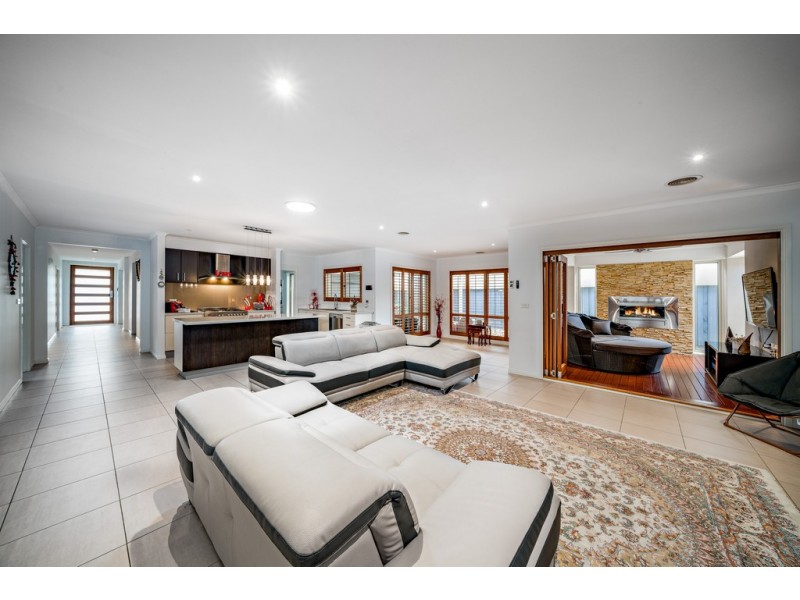 7 Locky Grove, Lyndhurst VIC 3975