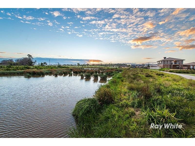 11 Coberley Way, Cranbourne North VIC 3977