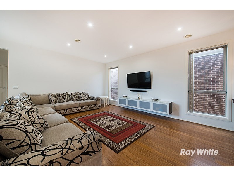 11 Coberley Way, Cranbourne North VIC 3977