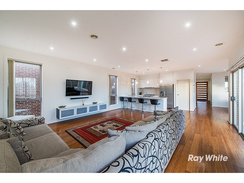 11 Coberley Way, Cranbourne North VIC 3977
