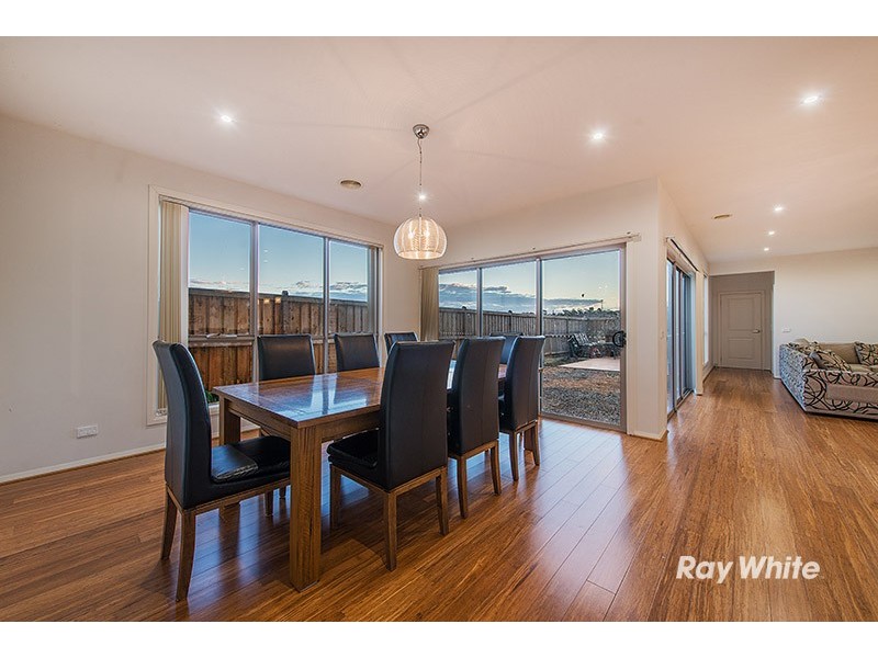 11 Coberley Way, Cranbourne North VIC 3977