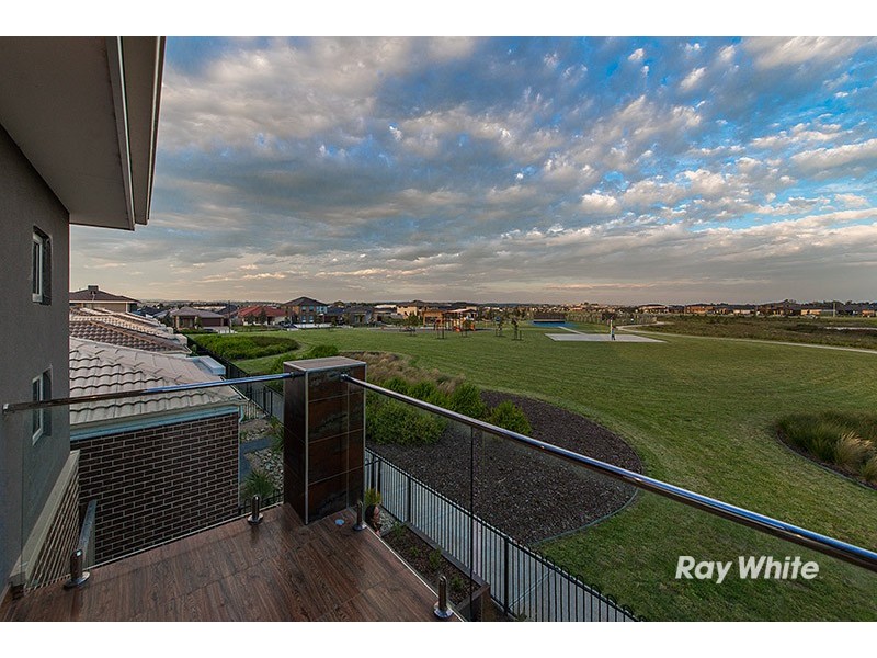 11 Coberley Way, Cranbourne North VIC 3977