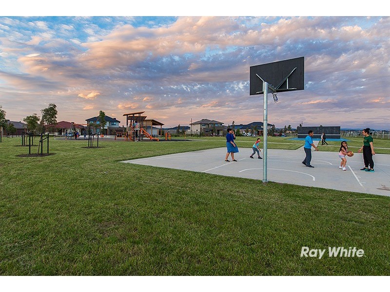 11 Coberley Way, Cranbourne North VIC 3977