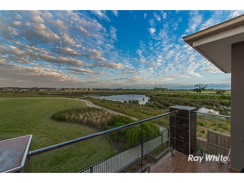 11 Coberley Way, Cranbourne North VIC 3977