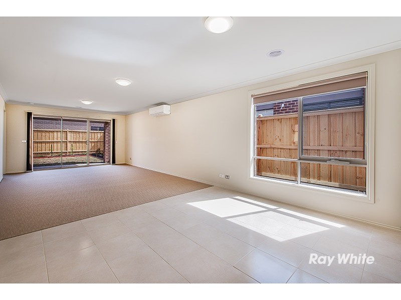 77 Quarters Boulevard, Cranbourne West VIC 3977