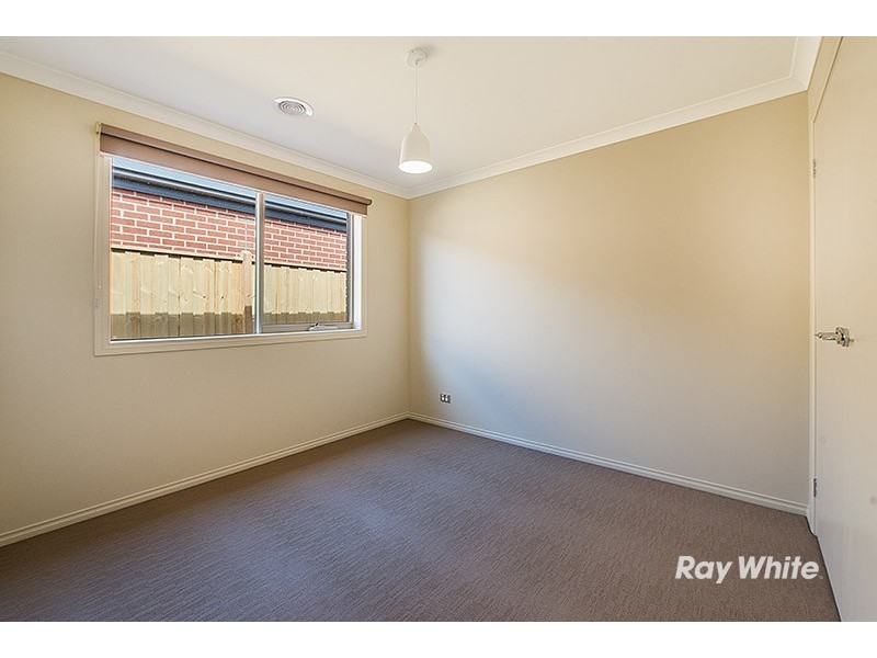 77 Quarters Boulevard, Cranbourne West VIC 3977
