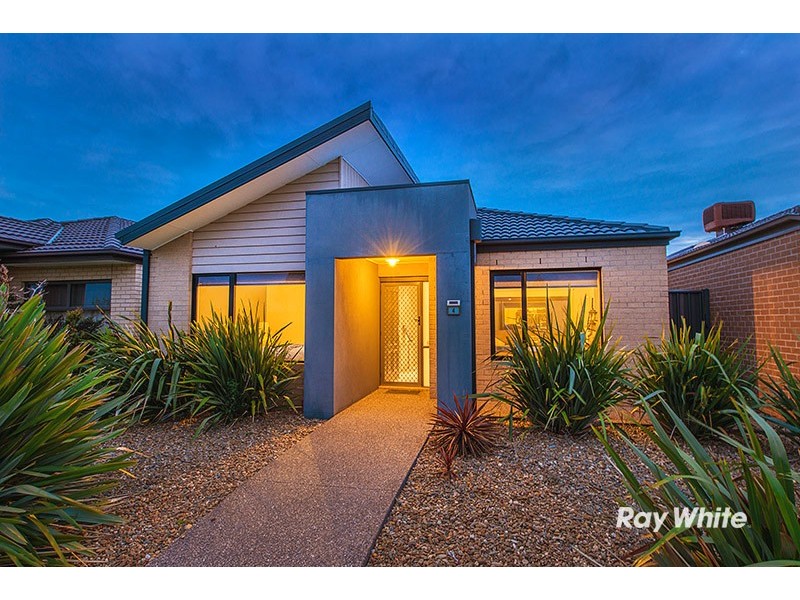 4 Agathis Alley, Cranbourne North VIC 3977