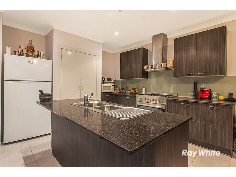 4 Agathis Alley, Cranbourne North VIC 3977