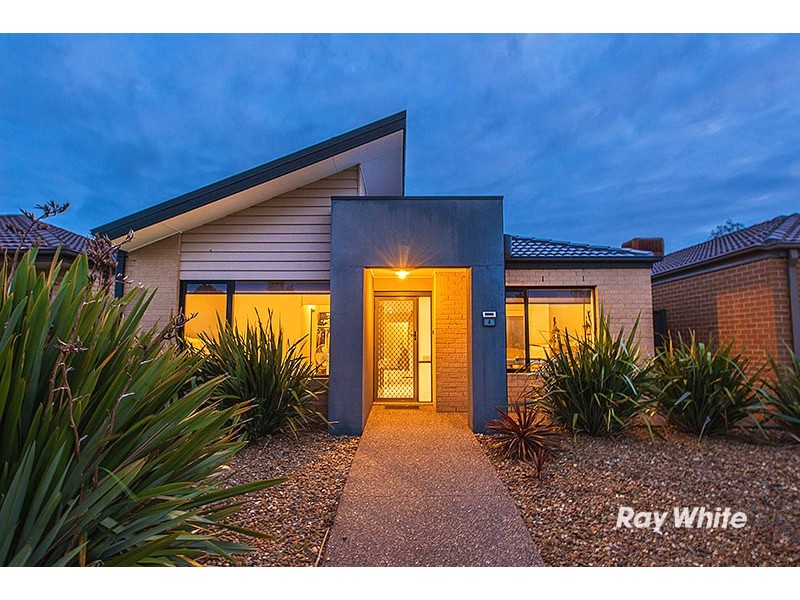 4 Agathis Alley, Cranbourne North VIC 3977