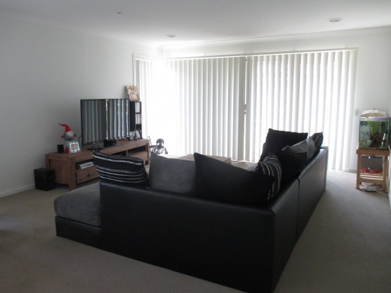 10 Bremer Street, Clyde North VIC 3978