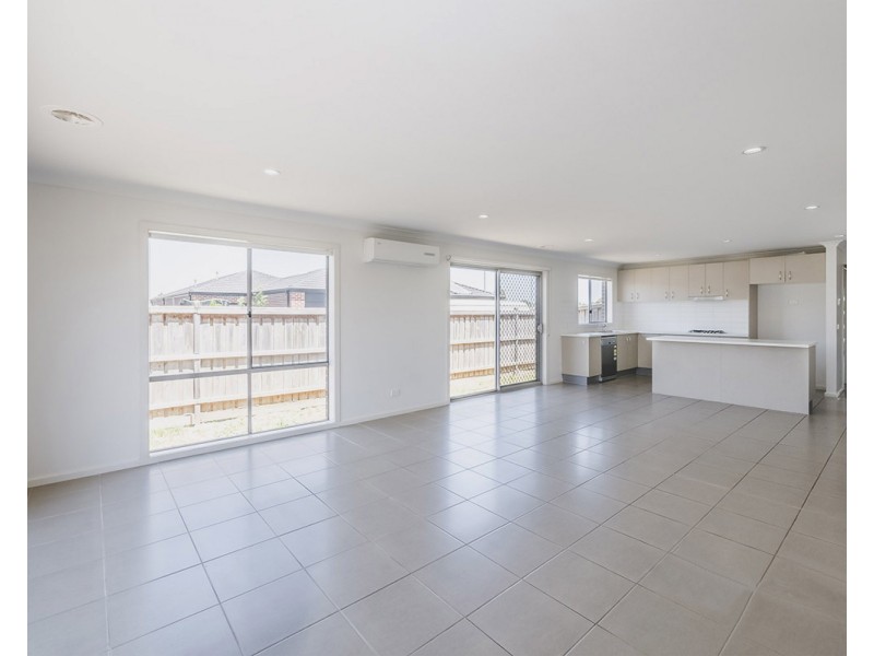 87 Brocker Street, Clyde North VIC 3978