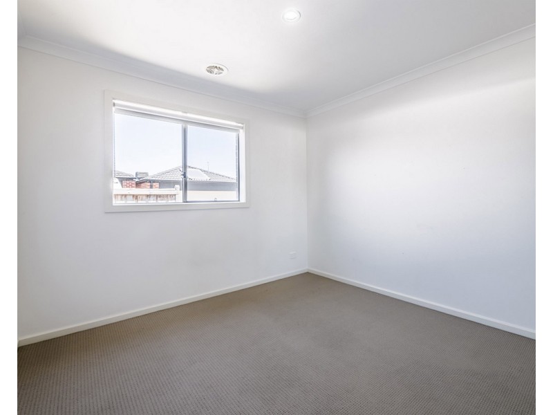 87 Brocker Street, Clyde North VIC 3978
