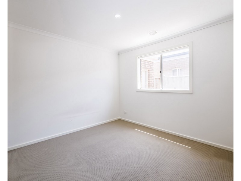 87 Brocker Street, Clyde North VIC 3978