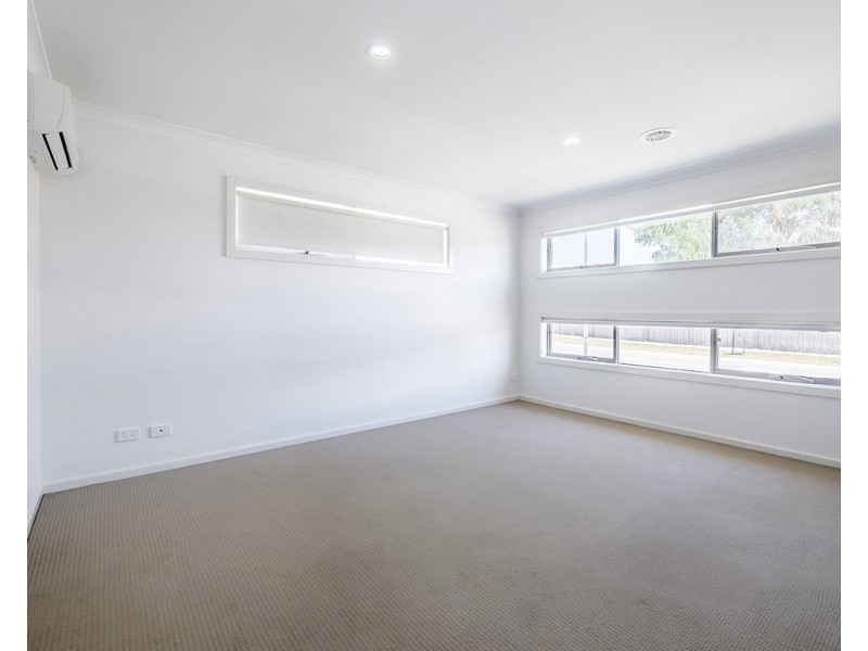 87 Brocker Street, Clyde North VIC 3978