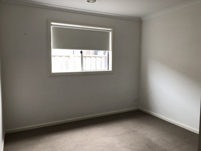 18 Glenelg Street, Clyde North VIC 3978