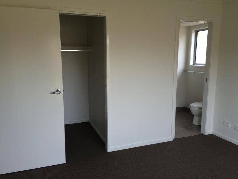 40 Glenelg Street, Clyde North VIC 3978