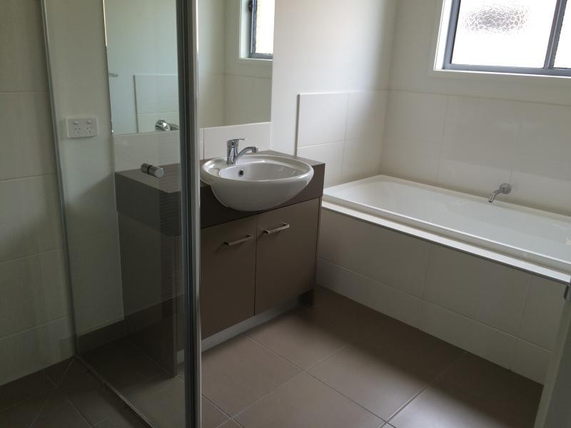 40 Glenelg Street, Clyde North VIC 3978