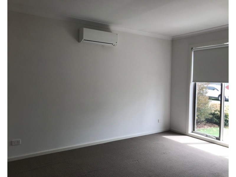 22 Glenelg Street, Clyde North VIC 3978