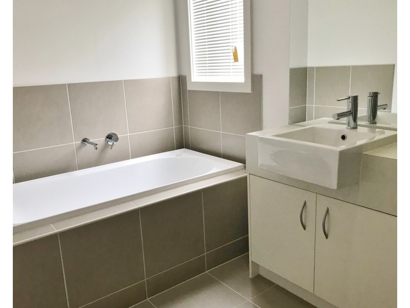 22 Glenelg Street, Clyde North VIC 3978