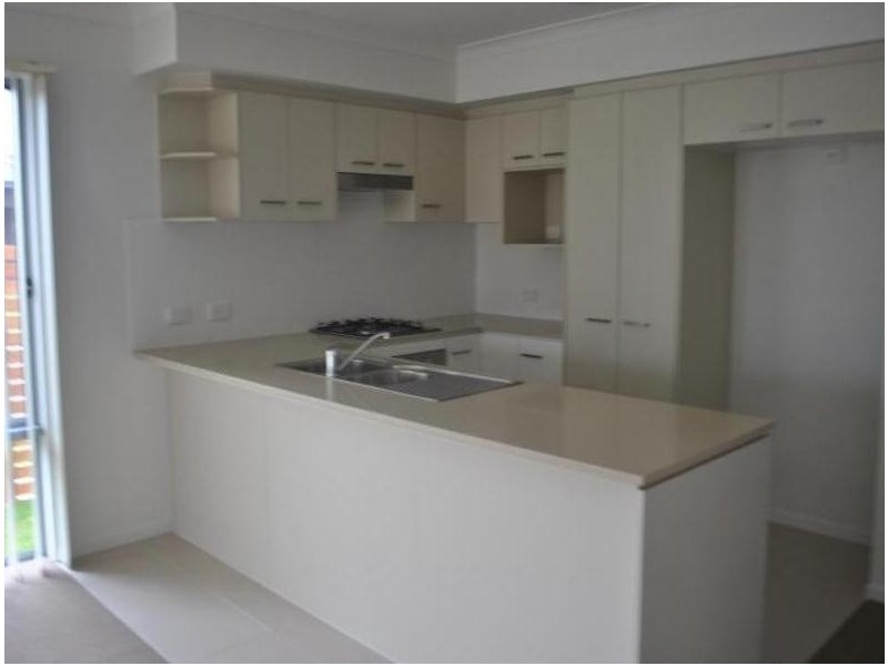 23 Mitta Mitta Street, Clyde North VIC 3978