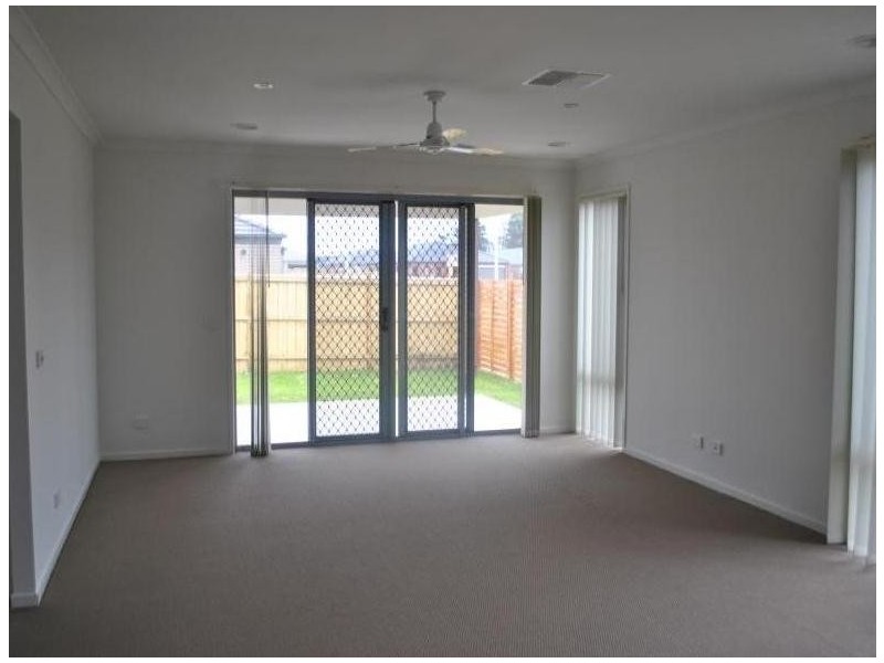 23 Mitta Mitta Street, Clyde North VIC 3978