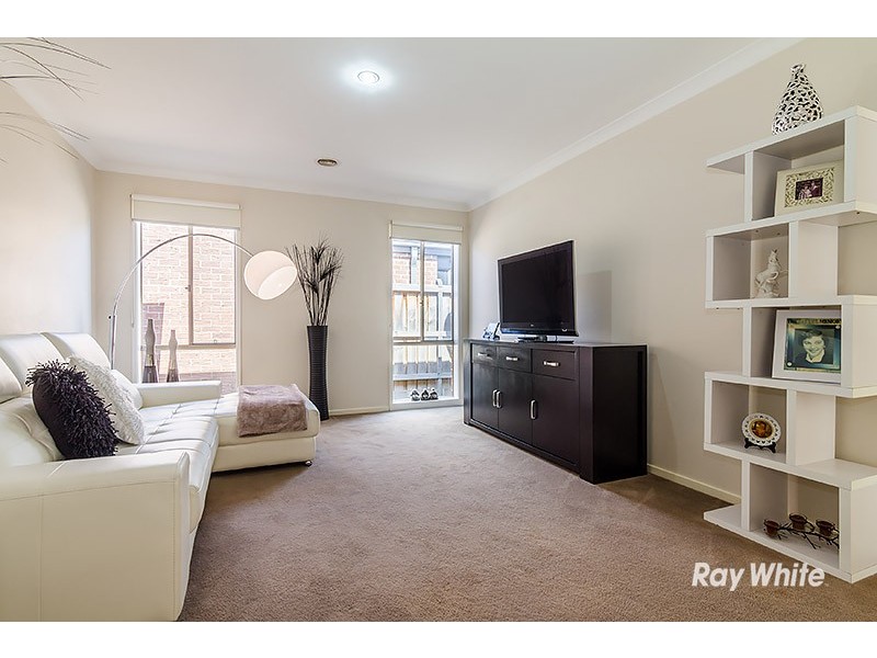 86 Mountainview Blvd, Cranbourne North VIC 3977
