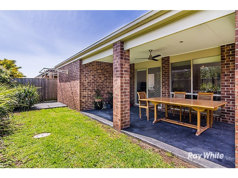 86 Mountainview Blvd, Cranbourne North VIC 3977