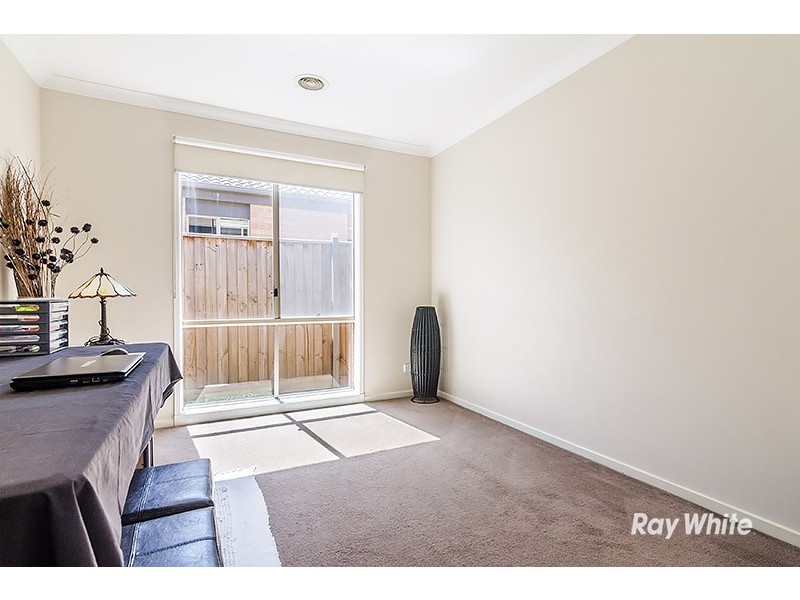 86 Mountainview Blvd, Cranbourne North VIC 3977