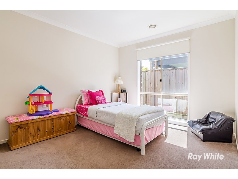 86 Mountainview Blvd, Cranbourne North VIC 3977