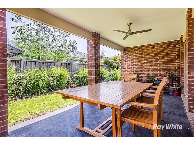 86 Mountainview Blvd, Cranbourne North VIC 3977
