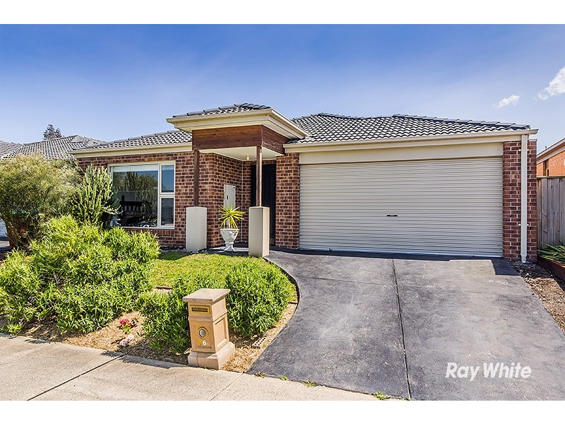86 Mountainview Blvd, Cranbourne North VIC 3977