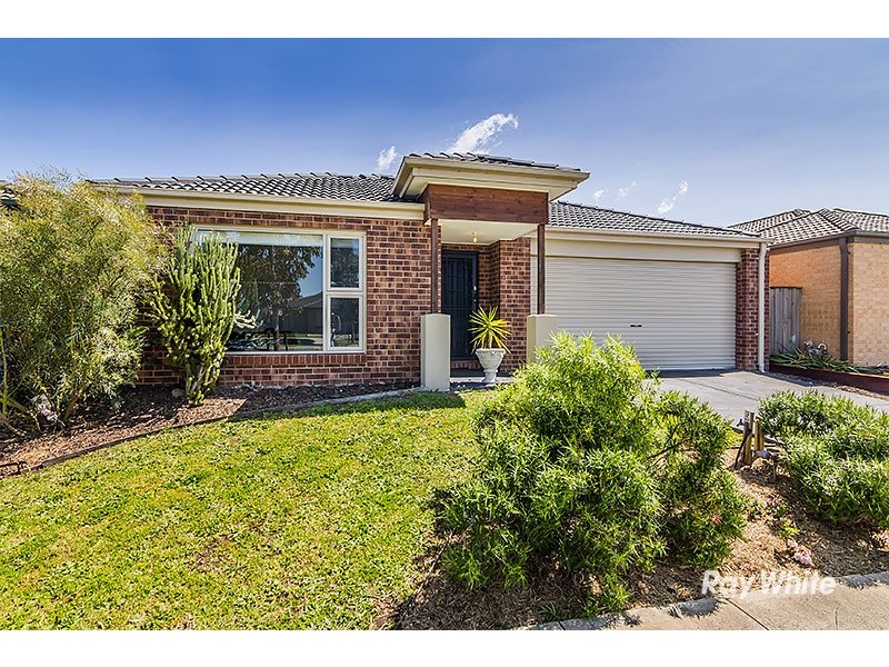 86 Mountainview Blvd, Cranbourne North VIC 3977
