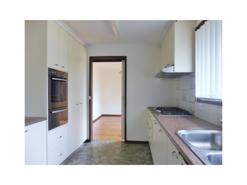 14 Arnold Street, Cranbourne VIC 3977