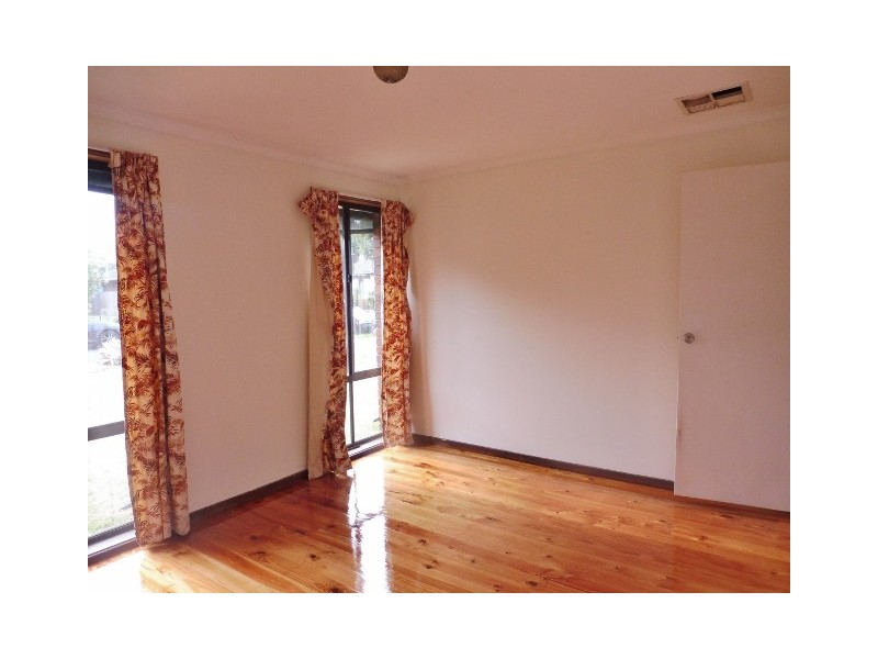 14 Arnold Street, Cranbourne VIC 3977