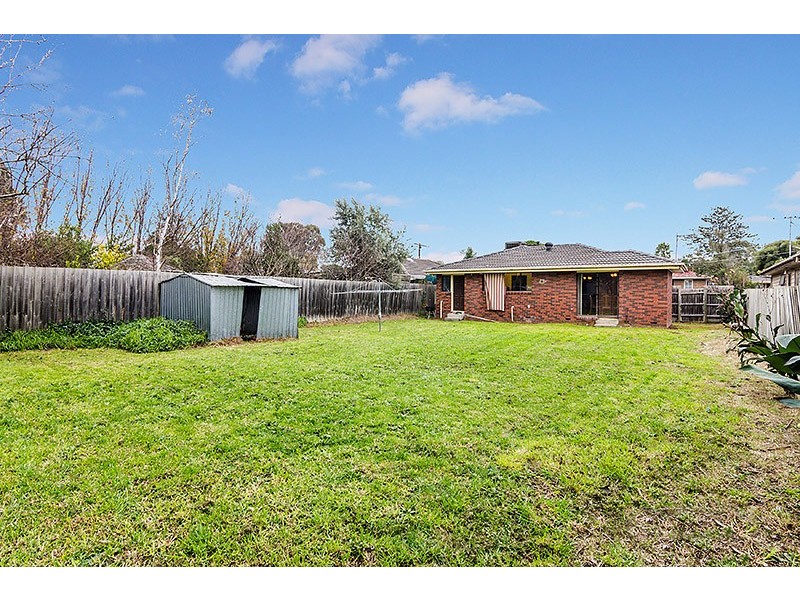14 Arnold Street, Cranbourne VIC 3977