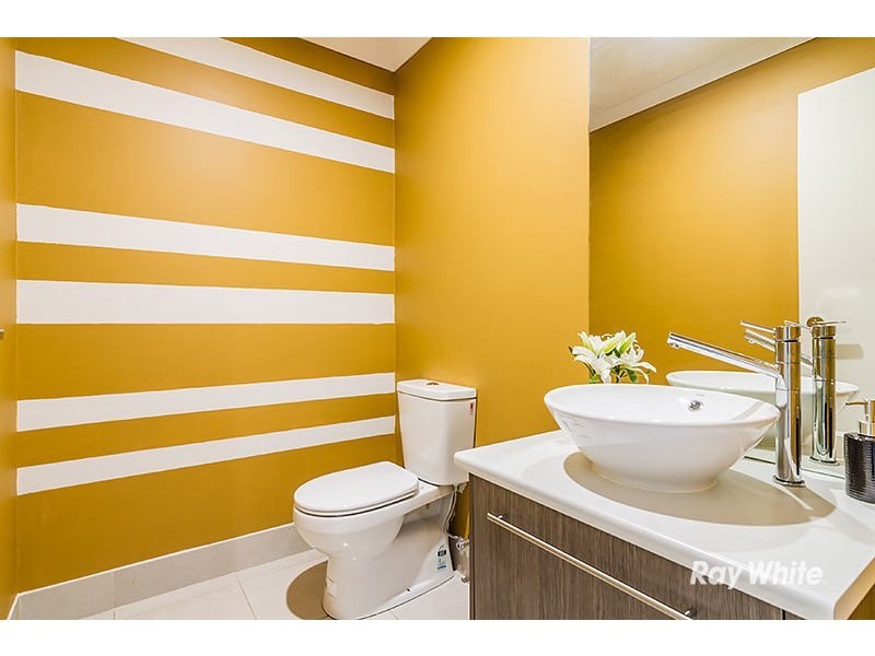 42 Challenger Circuit, Cranbourne East VIC 3977