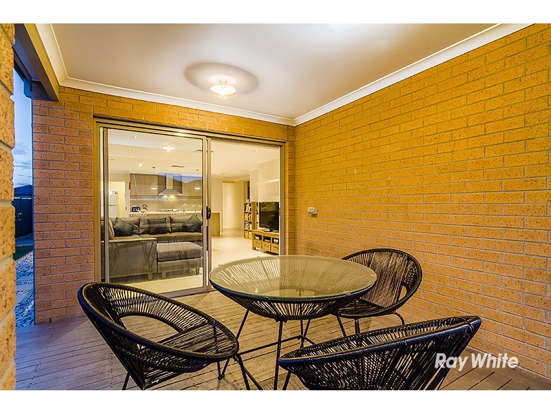 42 Challenger Circuit, Cranbourne East VIC 3977