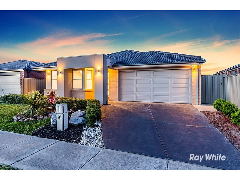 42 Challenger Circuit, Cranbourne East VIC 3977