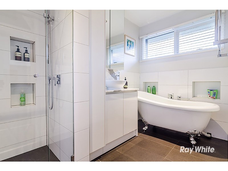 8 Porto Court, Cranbourne North VIC 3977