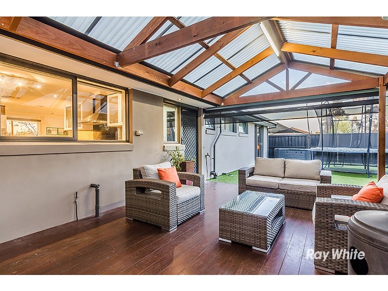 8 Porto Court, Cranbourne North VIC 3977