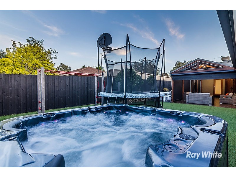 8 Porto Court, Cranbourne North VIC 3977