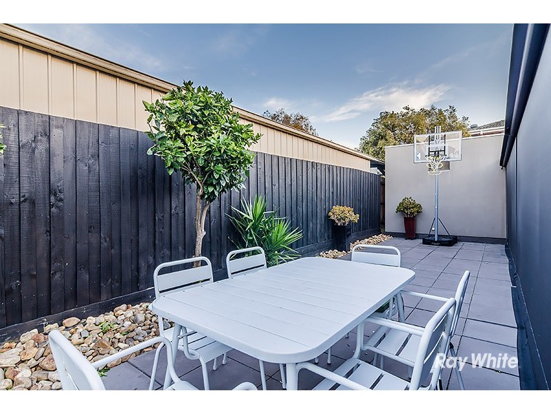8 Porto Court, Cranbourne North VIC 3977