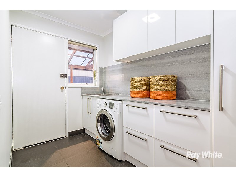 8 Porto Court, Cranbourne North VIC 3977