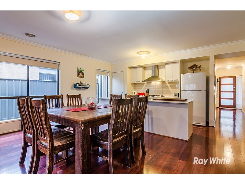 16 Lusitano Way, Clyde North VIC 3978