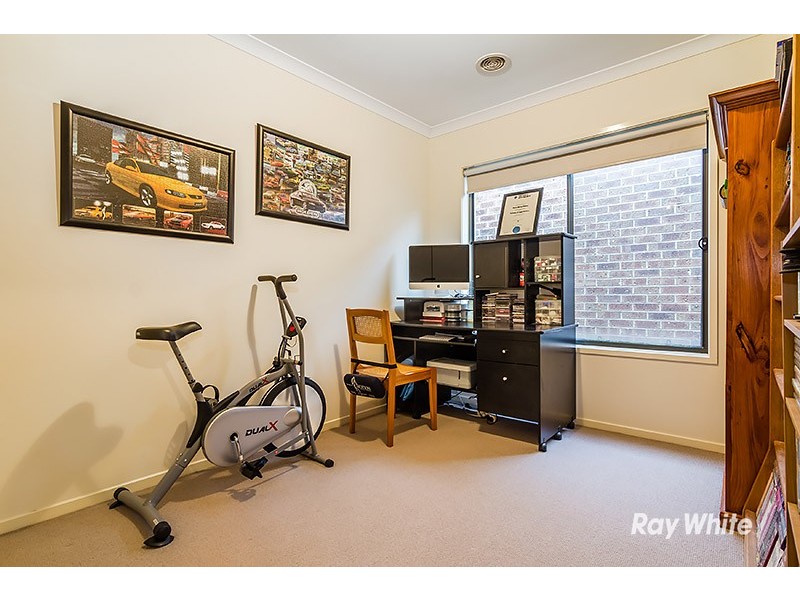 16 Lusitano Way, Clyde North VIC 3978
