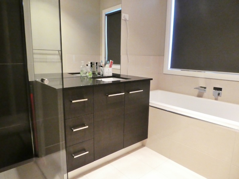 14 Queensberry Street, Cranbourne West VIC 3977