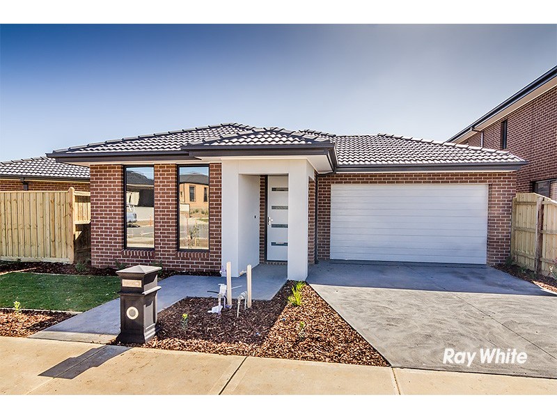 1 Kinkade Close, Cranbourne East VIC 3977