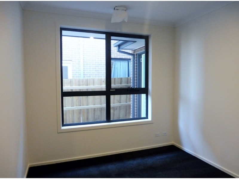 1 Kinkade Close, Cranbourne East VIC 3977