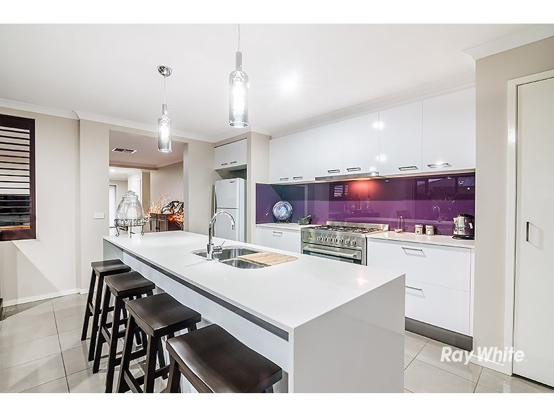 85 Atlas Drive, Cranbourne West VIC 3977